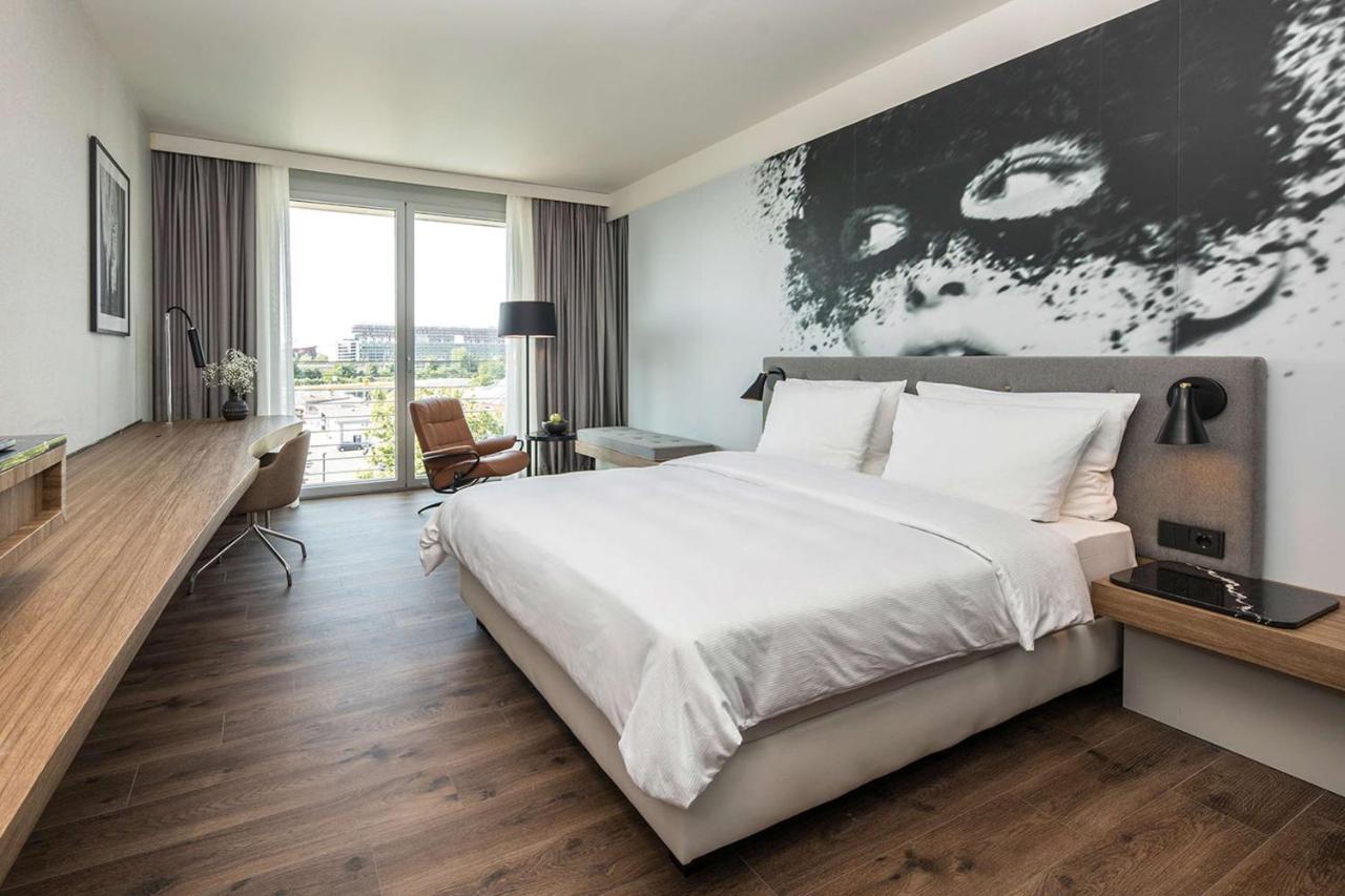 เรดิสัน บลู โฮเต็ล โคล์น Hotel โคโลญ ภายนอก รูปภาพ
